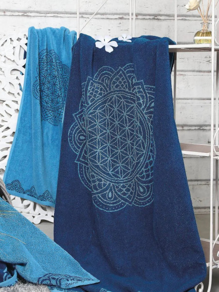 Bade- und Handtuch, ozeanblau-azur von Spirit of Om 1